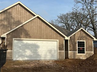 214 Colt Dr, Lake Kiowa, TX 76240