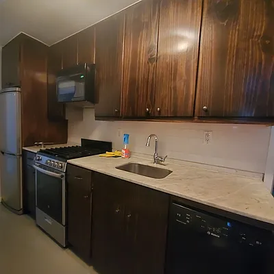 Rented by Green Home NY Realty LLC | media 18