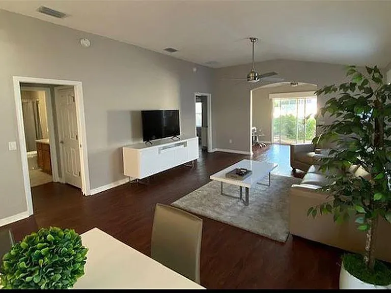 1228 Estill Ave — Photo 9
