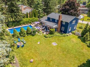 20 Rensselaer Dr, Pittsford, NY 14534