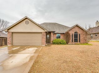 314 Carlisle Dr, Weatherford, TX 76085