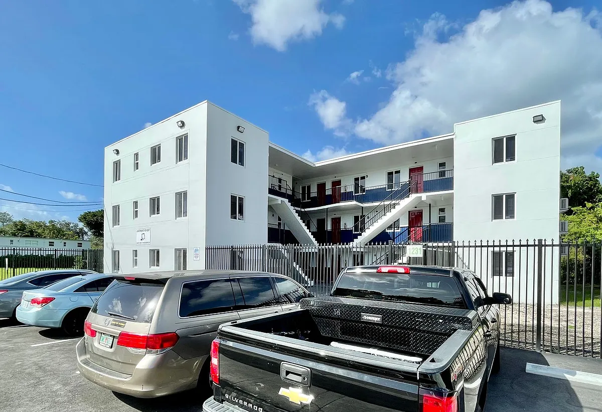Building Photo - 1231 NW 58th Ter