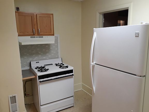 3rd image of 12 N Hazelwood Ave APT 4