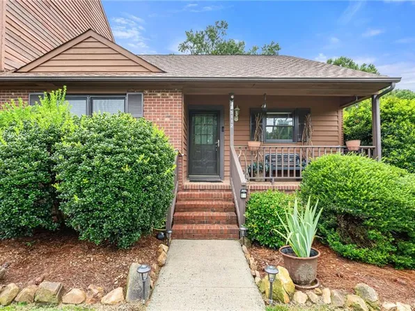 5112 Country Ln, Archdale, NC 27263