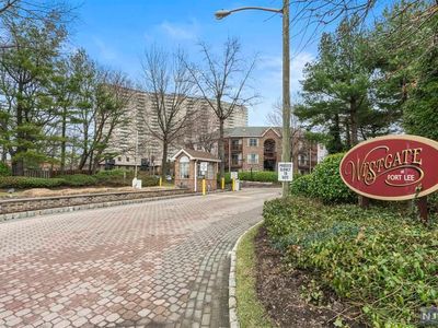 1444 Westgate Dr, Fort Lee, NJ, 07024