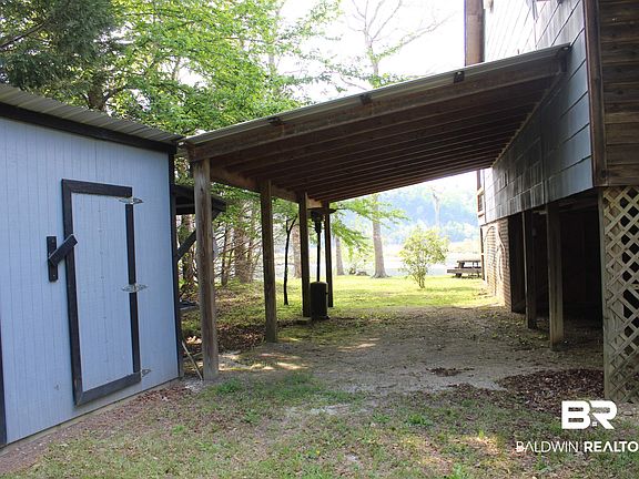 4th image of 6447 Henderson Rd