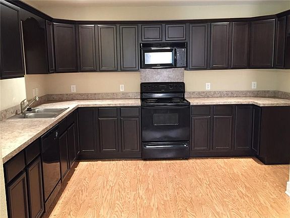 5th image of 1941 Cross Oaks Dr