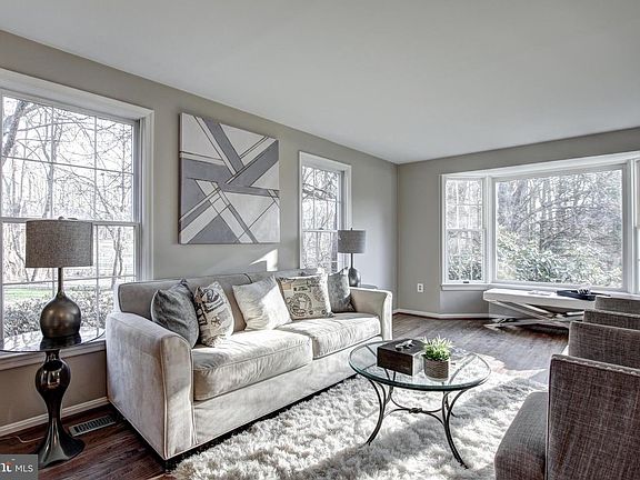 4th image of 5467 Ladues End Ln