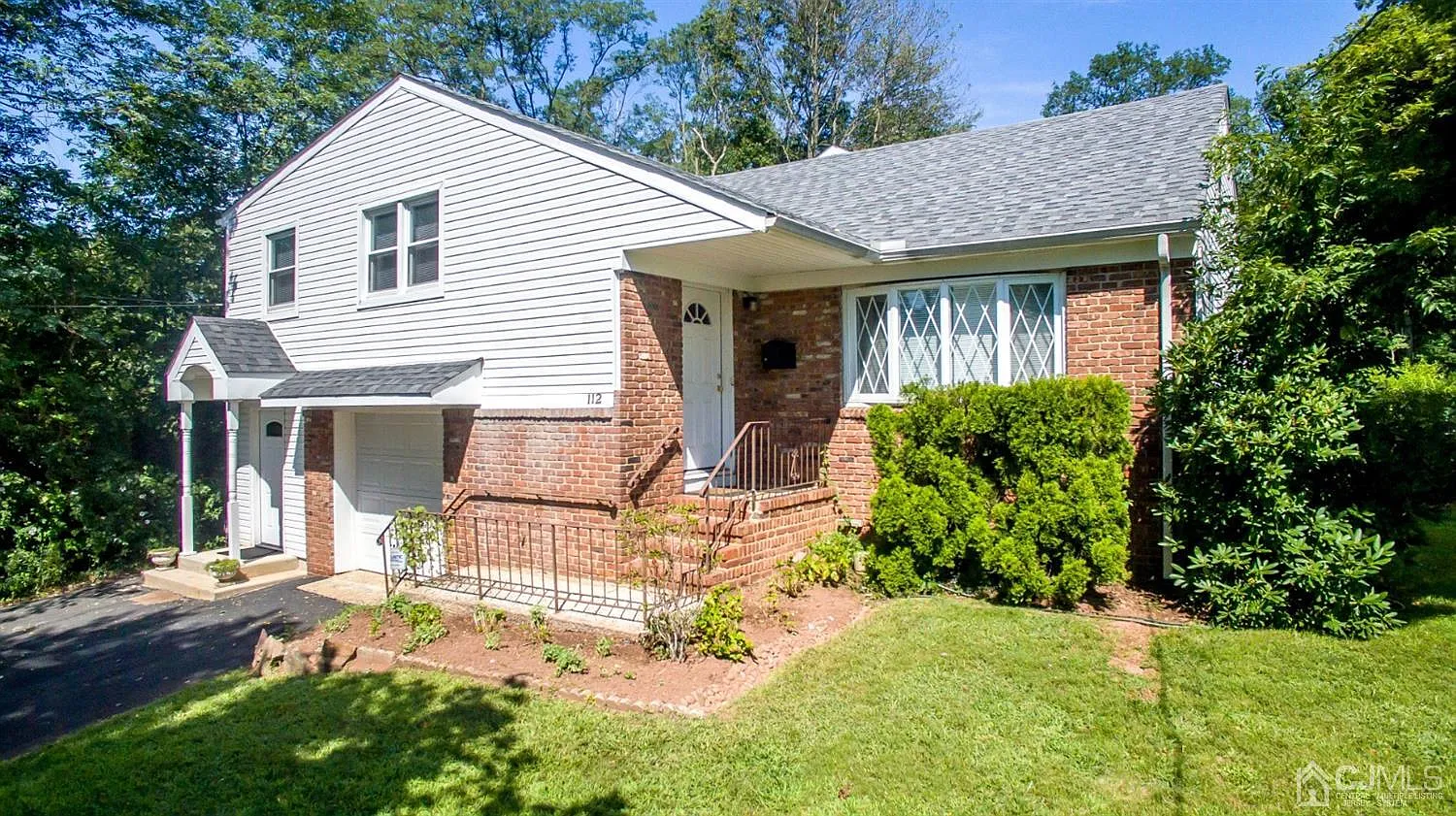 112 Oakland Ave photo 1