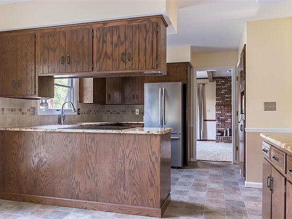 3rd image of 64860 McIntosh Ln