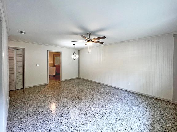 2nd image of 1327 Kings Dr