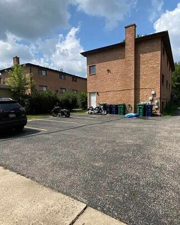 2nd image of 525 W Pleasant Ln APT 1