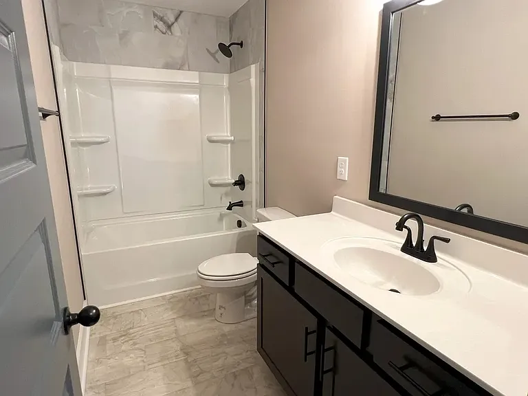 1346 Isaiah Dr — Photo 2