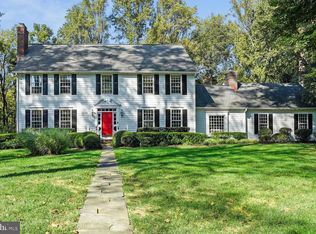 10430 Deerfoot Dr, Great Falls, VA 22066