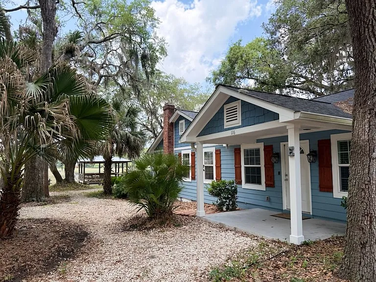 116 Burnett Rd — Photo 40