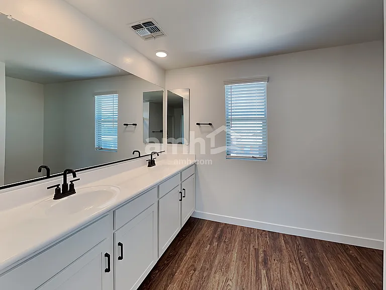 4137 S 105th Dr — Photo 11