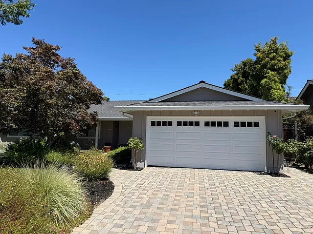 3415 Woodstock Ln — Photo 3