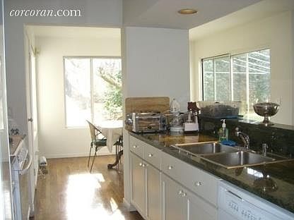 3rd image of 31 Hedges Banks Dr
