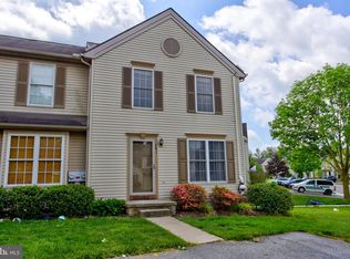 341 Banyan Circle Dr, Lancaster, PA 17603