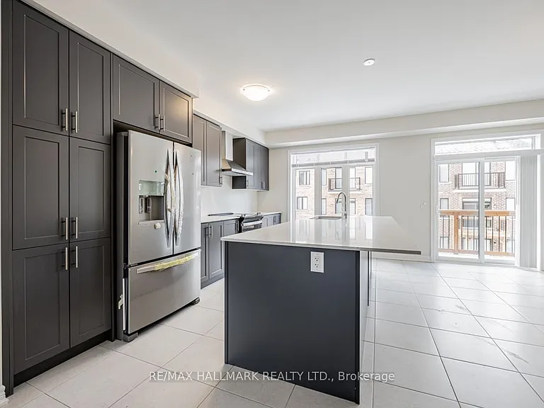 91 Elkington Cres — Photo 11