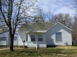 213 S Lasalle St, Beatrice, NE 68310