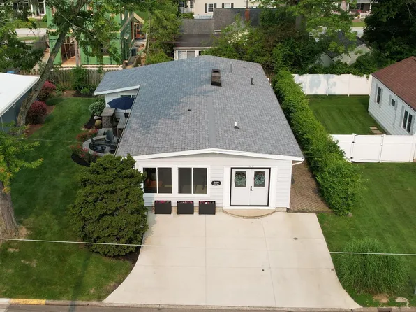 309 Shawnee Pl, Huron, OH 44839