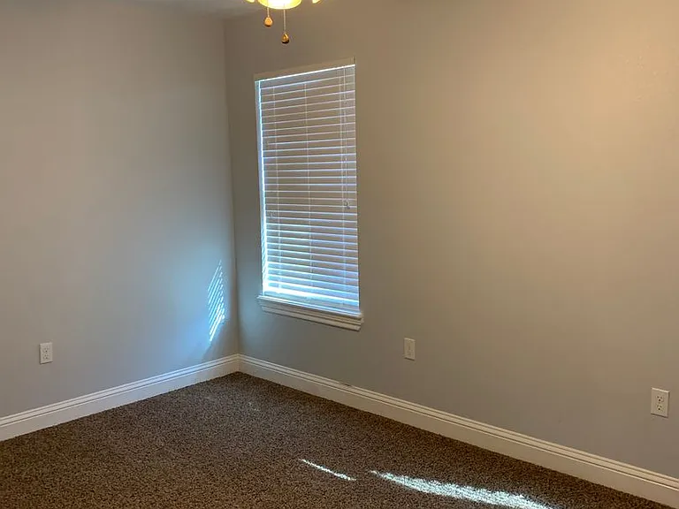 2225 Jadyn Ln — Photo 8