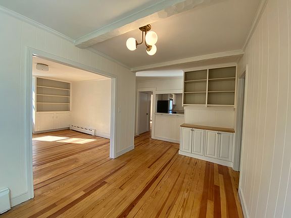 2nd image of 25 Bourne St #1