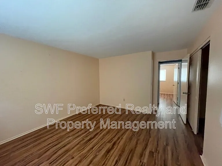 533 SE 6th Ave #1 — Photo 11