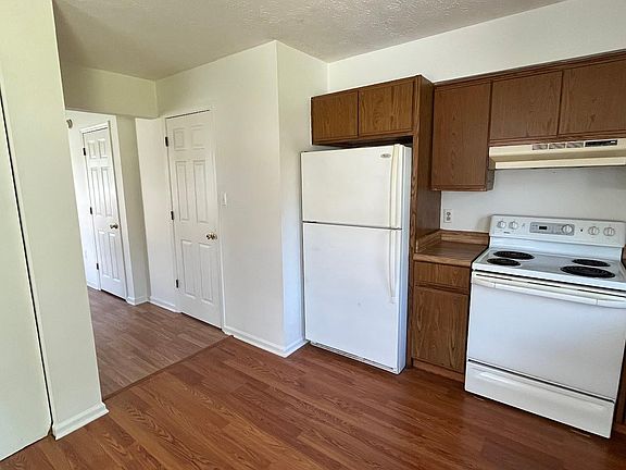 2nd image of 201 Laurel Ln #B