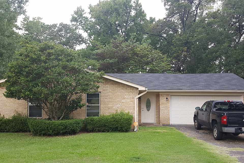 1st image of 2809 Sherwood Dr