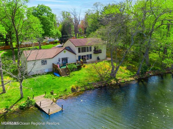 209 Pond Rd