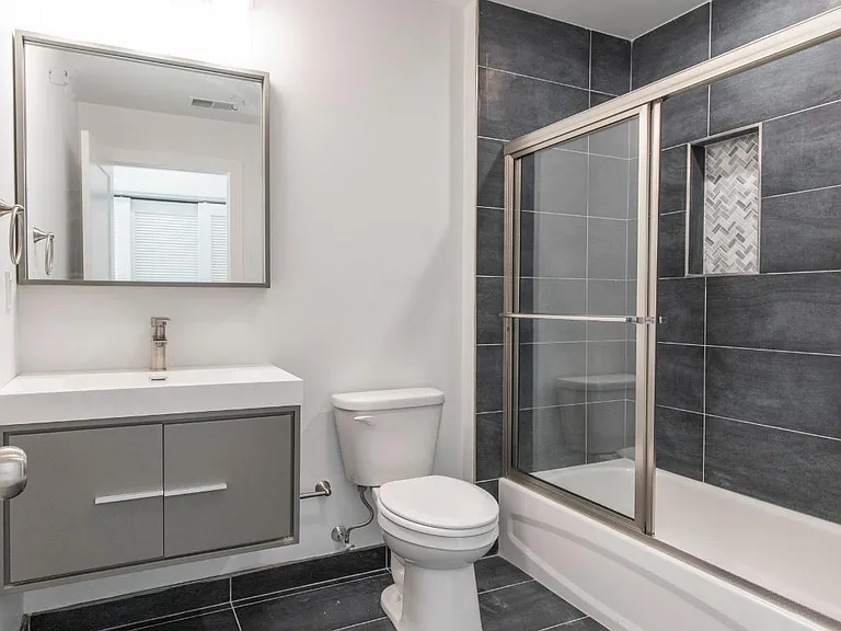 2406 W Master St #2 — Photo 7