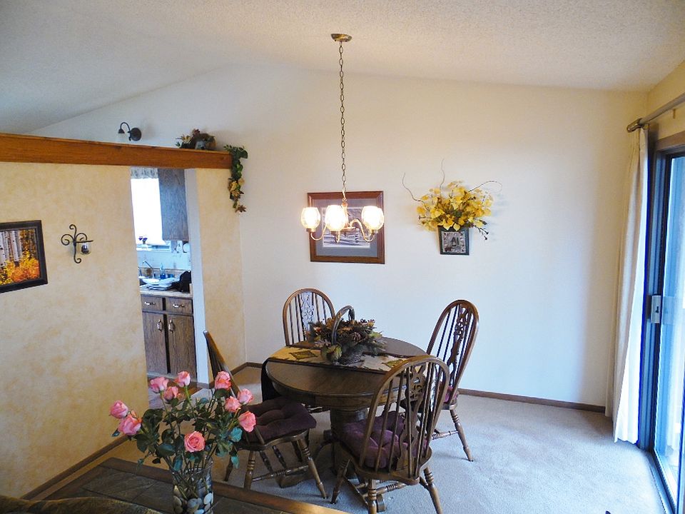 Dining with Slider to Deck