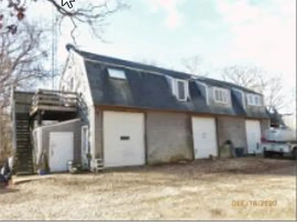 68 Holmes Hole Rd, Vineyard Haven, MA 02568