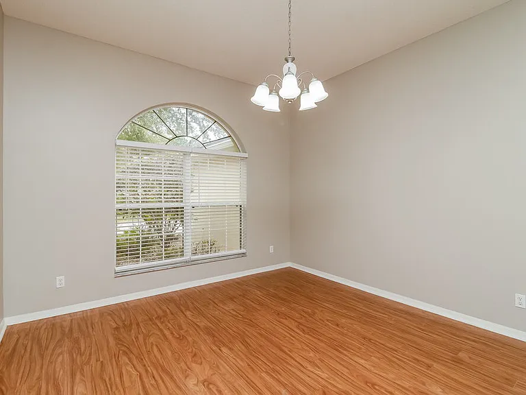 1923 Southern Oak Loop — Photo 4
