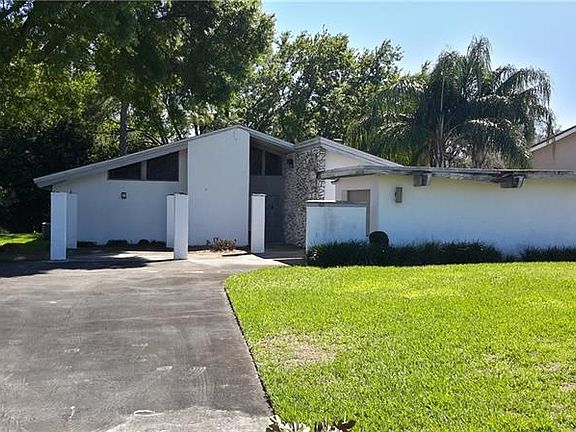 2nd image of 102 Arrowhead Ln
