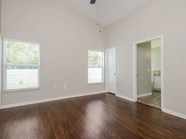 1320 Creekview Ct — Photo 9