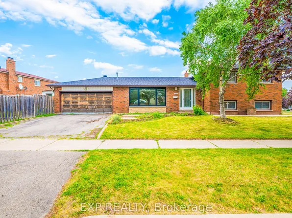 7201 Sigsbee Dr, Mississauga, ON L4T 3L6