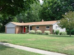 321 W Caledonia St, Howell, MI 48843