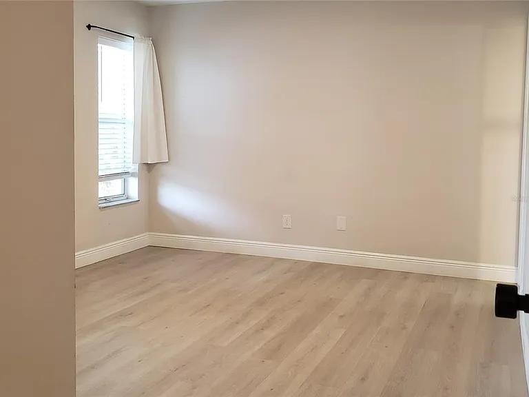 404 King Louis Ct — Photo 15