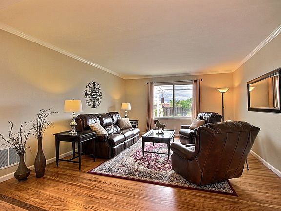 4th image of 2633 Suisun Ave