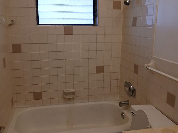 3rd image of 10401 Hobkirk Dr
