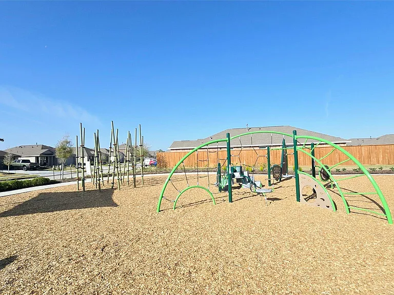 21458 Carosella Dr — Photo 46