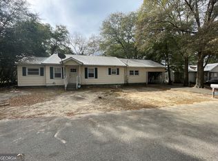 104 S 4th St, Cochran, GA 31014