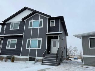 103 SE Gray Close, Sylvan Lake, AB T4S0W4