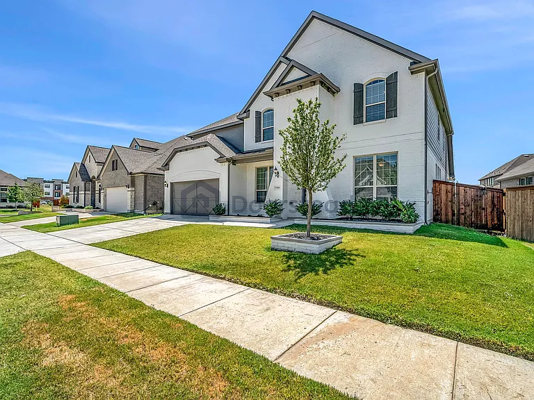 1705 Bellinger Dr — Photo 3