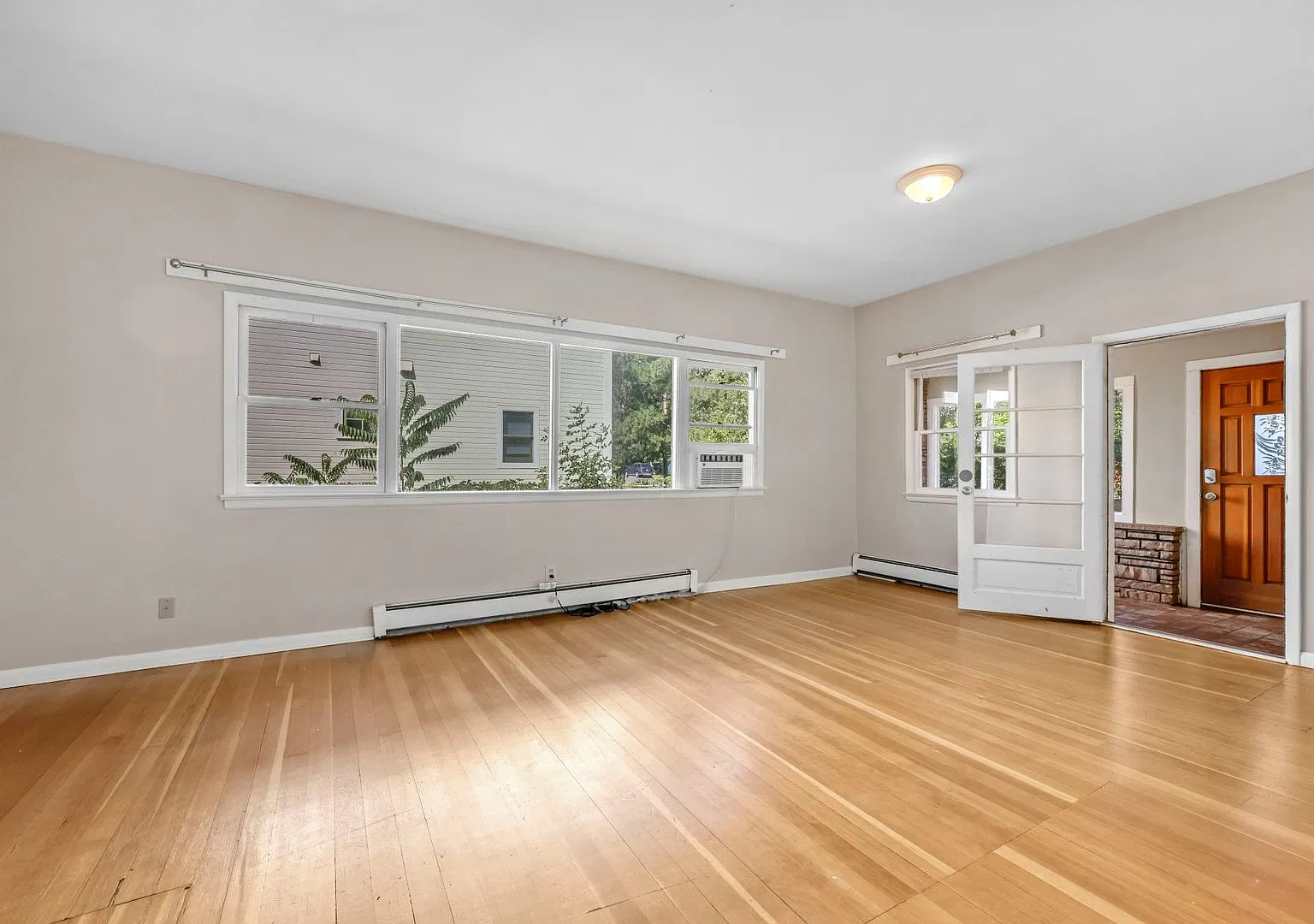 2212 Pine St. — Photo 4