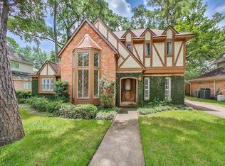 8421 Winningham Ln, Houston, TX 77055