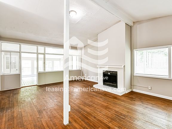 213701_002_living_room_13783420.jpg